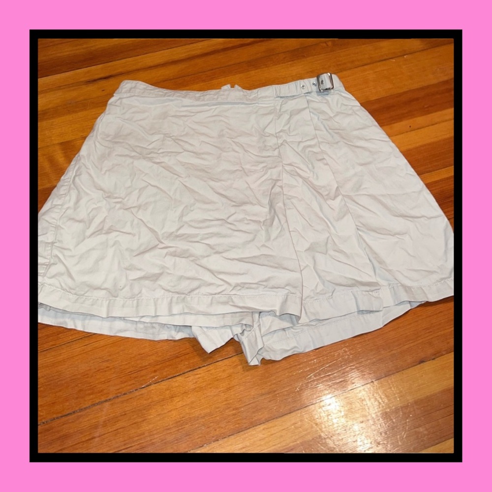 Cream Buckle Up Skirt/Shorts (2 FOR $10🍁)